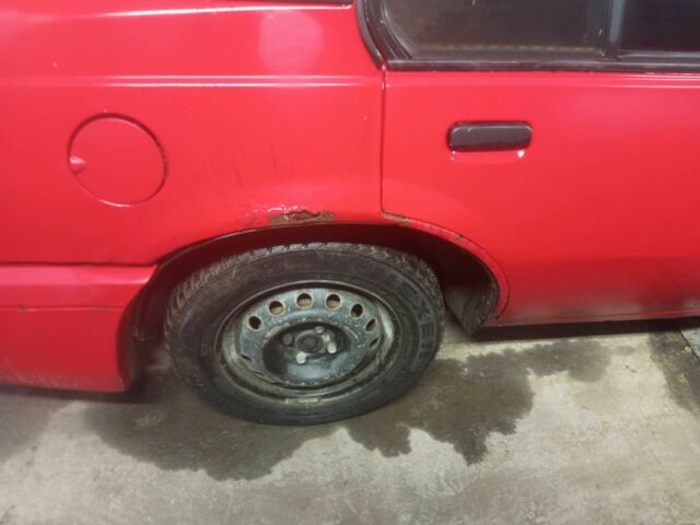 Красный ВАЗ 1111 Ока, объемом двигателя 2 л и пробегом 380 тыс. км за 700 $, фото 5 на Automoto.ua