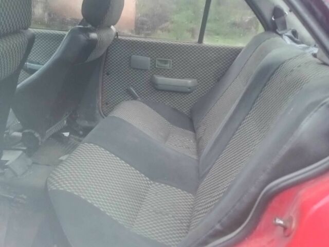 Красный ВАЗ 1111 Ока, объемом двигателя 2 л и пробегом 380 тыс. км за 700 $, фото 2 на Automoto.ua