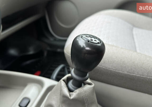 Белый ВАЗ 1117 Калина, объемом двигателя 1.4 л и пробегом 19 тыс. км за 3599 $, фото 105 на Automoto.ua