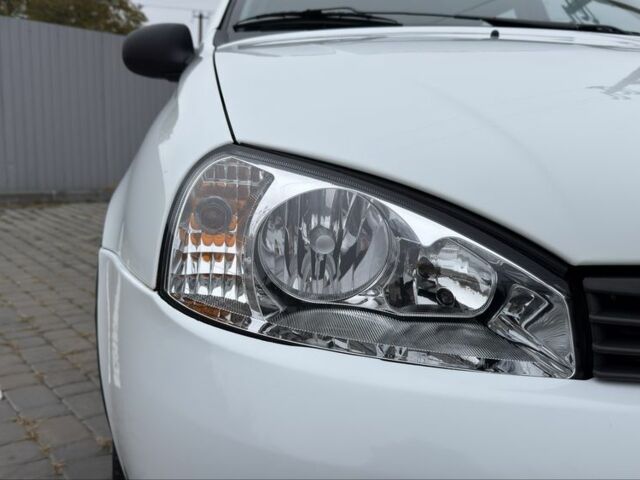 Белый ВАЗ 1117 Калина, объемом двигателя 1.4 л и пробегом 19 тыс. км за 3999 $, фото 11 на Automoto.ua