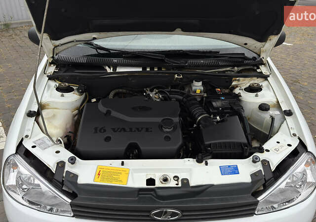 ВАЗ 1117 Калина 2009 в Кременчуге на Automoto.ua Белый ВАЗ 1117 Калина, объемом двигателя 1.4 л и пробегом 19 тыс. км за 3950 $, фото 158 на Automoto.ua