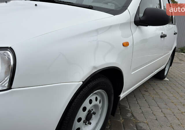 ВАЗ 1117 Калина 2009 в Кременчуге на Automoto.ua Белый ВАЗ 1117 Калина, объемом двигателя 1.4 л и пробегом 19 тыс. км за 3950 $, фото 72 на Automoto.ua
