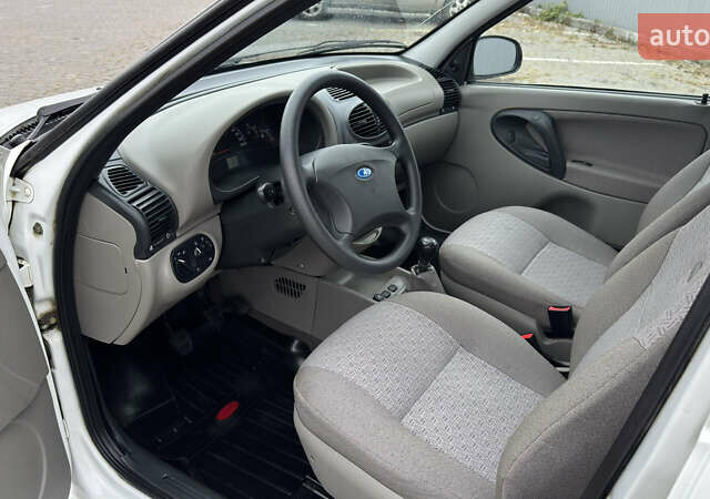 ВАЗ 1117 Калина 2009 в Кременчуге на Automoto.ua Белый ВАЗ 1117 Калина, объемом двигателя 1.4 л и пробегом 19 тыс. км за 3950 $, фото 84 на Automoto.ua