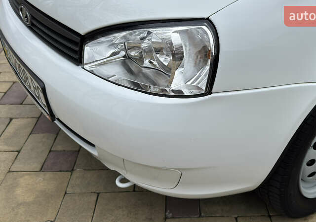 Белый ВАЗ 1117 Калина, объемом двигателя 1.4 л и пробегом 19 тыс. км за 3590 $, фото 30 на Automoto.ua