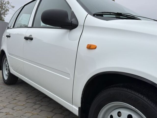 Белый ВАЗ 1117 Калина, объемом двигателя 1.4 л и пробегом 19 тыс. км за 3999 $, фото 12 на Automoto.ua