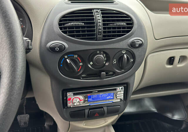 ВАЗ 1117 Калина 2009 в Кременчуге на Automoto.ua Белый ВАЗ 1117 Калина, объемом двигателя 1.4 л и пробегом 19 тыс. км за 3950 $, фото 94 на Automoto.ua