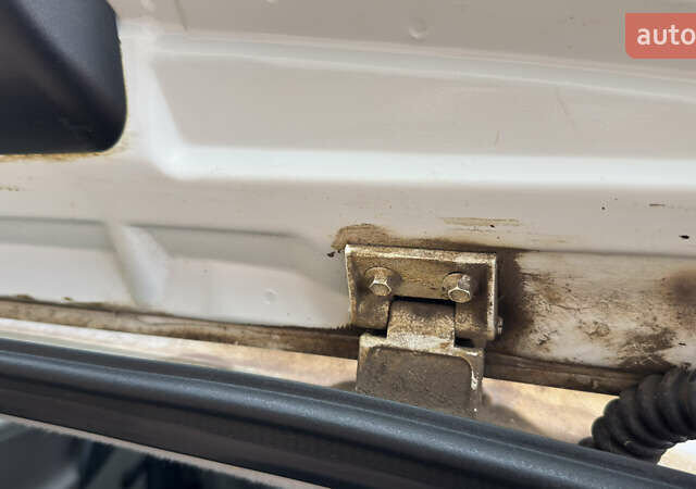 Білий ВАЗ 1117 Калина, об'ємом двигуна 1.4 л та пробігом 19 тис. км за 3950 $, фото 152 на Automoto.ua