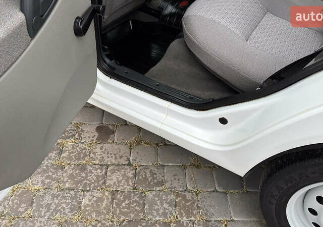 ВАЗ 1117 Калина 2009 в Кременчуге на Automoto.ua Белый ВАЗ 1117 Калина, объемом двигателя 1.4 л и пробегом 19 тыс. км за 3950 $, фото 105 на Automoto.ua