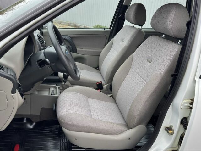 Белый ВАЗ 1117 Калина, объемом двигателя 1.4 л и пробегом 19 тыс. км за 3999 $, фото 15 на Automoto.ua