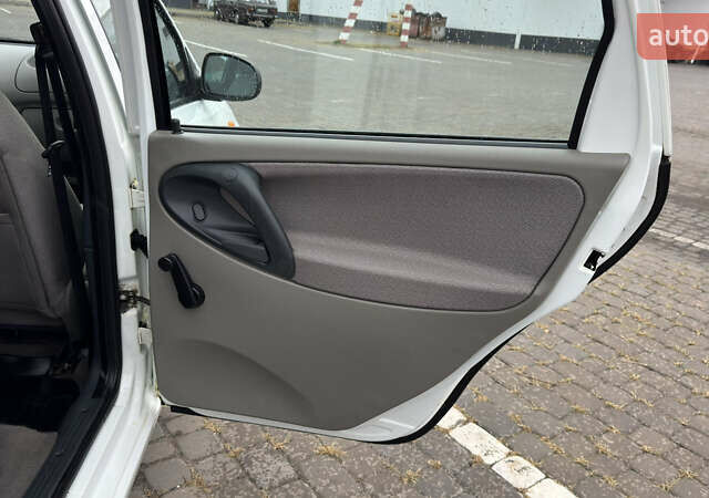 ВАЗ 1117 Калина 2009 в Кременчуге на Automoto.ua Белый ВАЗ 1117 Калина, объемом двигателя 1.4 л и пробегом 19 тыс. км за 3950 $, фото 112 на Automoto.ua