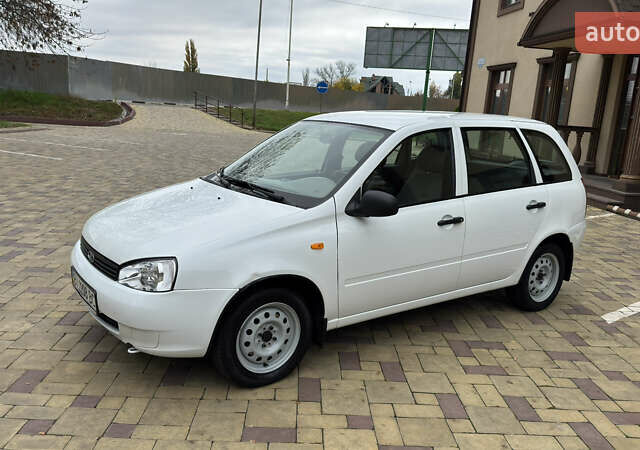 Білий ВАЗ 1117 Калина, об'ємом двигуна 1.4 л та пробігом 19 тис. км за 3950 $, фото 2 на Automoto.ua