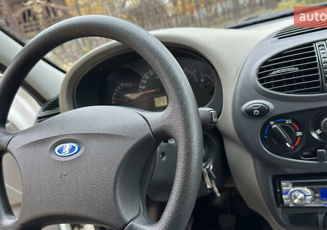 Белый ВАЗ 1117 Калина, объемом двигателя 1.4 л и пробегом 19 тыс. км за 3599 $, фото 110 на Automoto.ua