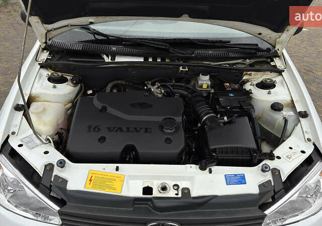 ВАЗ 1117 Калина 2009 в Кременчуге на Automoto.ua Белый ВАЗ 1117 Калина, объемом двигателя 1.4 л и пробегом 19 тыс. км за 4000 $, фото 150 на Automoto.ua