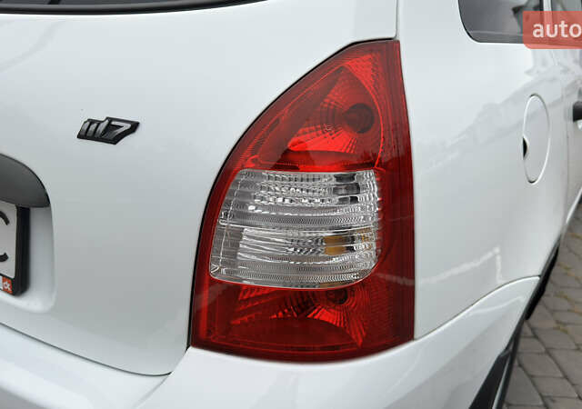 ВАЗ 1117 Калина 2009 в Кременчуге на Automoto.ua Белый ВАЗ 1117 Калина, объемом двигателя 1.4 л и пробегом 19 тыс. км за 3950 $, фото 50 на Automoto.ua