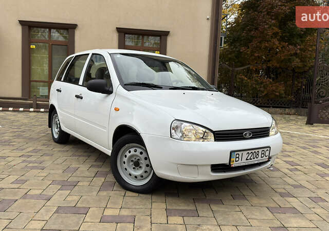 Белый ВАЗ 1117 Калина, объемом двигателя 1.4 л и пробегом 19 тыс. км за 3700 $, фото 176 на Automoto.ua