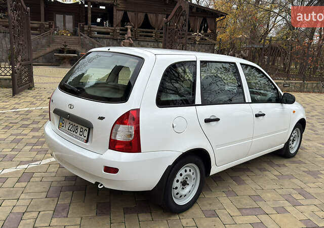Белый ВАЗ 1117 Калина, объемом двигателя 1.4 л и пробегом 19 тыс. км за 3700 $, фото 13 на Automoto.ua