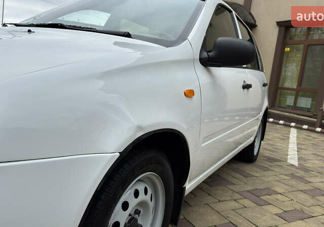 Белый ВАЗ 1117 Калина, объемом двигателя 1.4 л и пробегом 19 тыс. км за 3700 $, фото 24 на Automoto.ua
