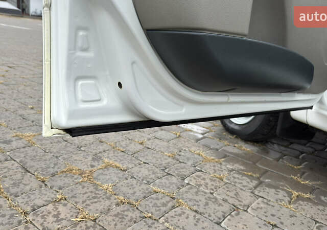 ВАЗ 1117 Калина 2009 в Кременчуге на Automoto.ua Белый ВАЗ 1117 Калина, объемом двигателя 1.4 л и пробегом 19 тыс. км за 3950 $, фото 82 на Automoto.ua