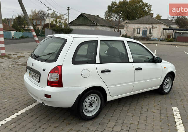 ВАЗ 1117 Калина 2009 в Кременчуге на Automoto.ua Белый ВАЗ 1117 Калина, объемом двигателя 1.4 л и пробегом 19 тыс. км за 3950 $, фото 12 на Automoto.ua