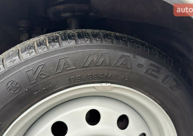 ВАЗ 1117 Калина 2009 в Кременчуге на Automoto.ua Белый ВАЗ 1117 Калина, объемом двигателя 1.4 л и пробегом 19 тыс. км за 3950 $, фото 160 на Automoto.ua