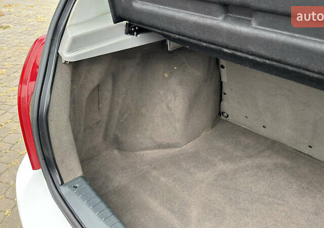 ВАЗ 1117 Калина 2009 в Кременчуге на Automoto.ua Белый ВАЗ 1117 Калина, объемом двигателя 1.4 л и пробегом 19 тыс. км за 3950 $, фото 143 на Automoto.ua