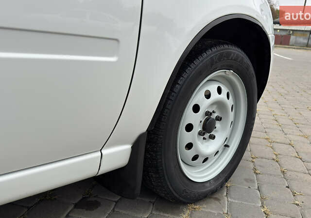 ВАЗ 1117 Калина 2009 в Кременчуге на Automoto.ua Белый ВАЗ 1117 Калина, объемом двигателя 1.4 л и пробегом 19 тыс. км за 4000 $, фото 79 на Automoto.ua