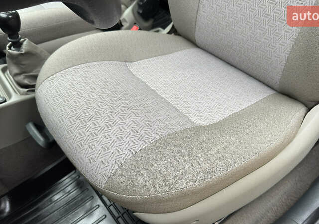 Білий ВАЗ 1117 Калина, об'ємом двигуна 1.4 л та пробігом 19 тис. км за 3950 $, фото 90 на Automoto.ua