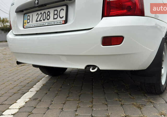 ВАЗ 1117 Калина 2009 в Кременчуге на Automoto.ua Белый ВАЗ 1117 Калина, объемом двигателя 1.4 л и пробегом 19 тыс. км за 3950 $, фото 59 на Automoto.ua