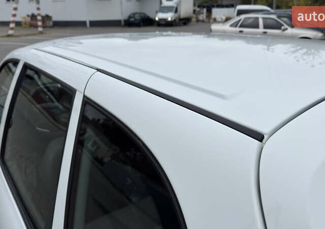 ВАЗ 1117 Калина 2009 в Кременчуге на Automoto.ua Белый ВАЗ 1117 Калина, объемом двигателя 1.4 л и пробегом 19 тыс. км за 3950 $, фото 60 на Automoto.ua