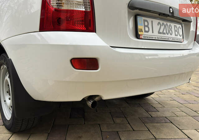 Белый ВАЗ 1117 Калина, объемом двигателя 1.4 л и пробегом 19 тыс. км за 3590 $, фото 55 на Automoto.ua