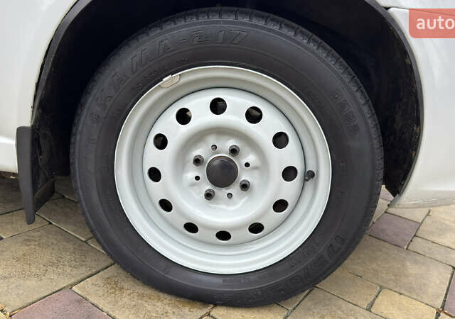 Белый ВАЗ 1117 Калина, объемом двигателя 1.4 л и пробегом 19 тыс. км за 3590 $, фото 170 на Automoto.ua