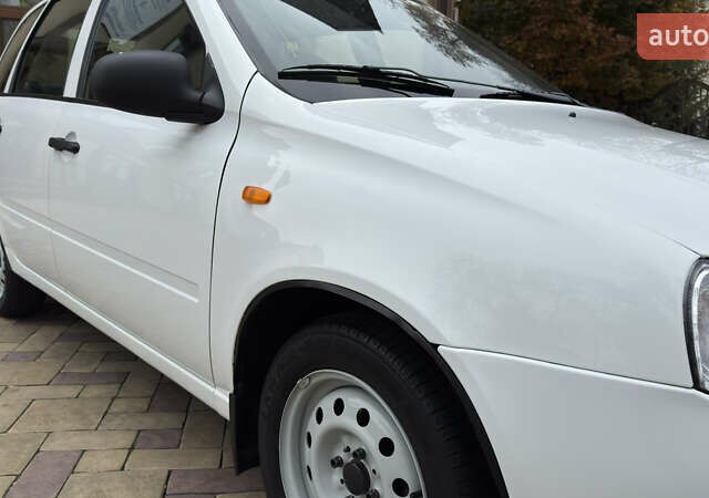 Белый ВАЗ 1117 Калина, объемом двигателя 1.4 л и пробегом 19 тыс. км за 3599 $, фото 37 на Automoto.ua