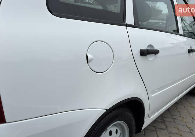 ВАЗ 1117 Калина 2009 в Кременчуге на Automoto.ua Белый ВАЗ 1117 Калина, объемом двигателя 1.4 л и пробегом 19 тыс. км за 3950 $, фото 46 на Automoto.ua