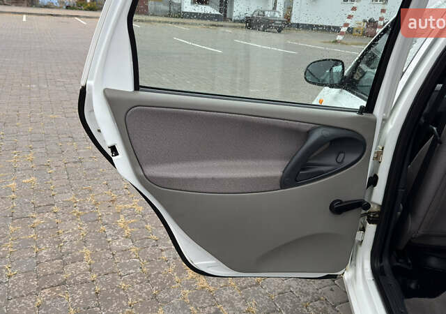 ВАЗ 1117 Калина 2009 в Кременчуге на Automoto.ua Белый ВАЗ 1117 Калина, объемом двигателя 1.4 л и пробегом 19 тыс. км за 3950 $, фото 103 на Automoto.ua