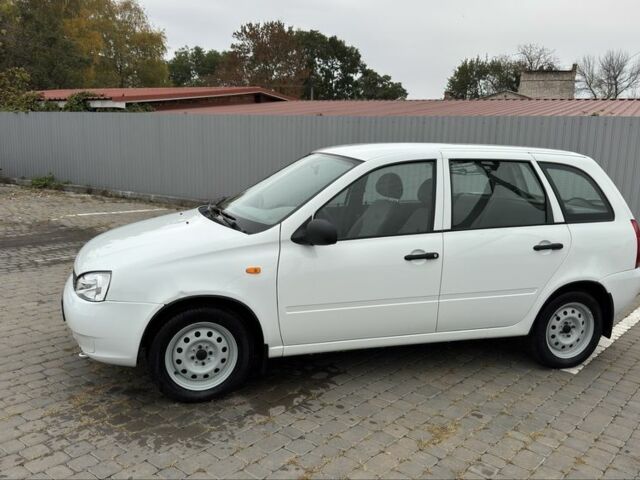 Белый ВАЗ 1117 Калина, объемом двигателя 1.4 л и пробегом 19 тыс. км за 3999 $, фото 2 на Automoto.ua