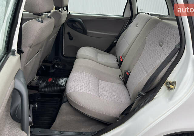 ВАЗ 1117 Калина 2009 в Кременчуге на Automoto.ua Белый ВАЗ 1117 Калина, объемом двигателя 1.4 л и пробегом 19 тыс. км за 3950 $, фото 108 на Automoto.ua