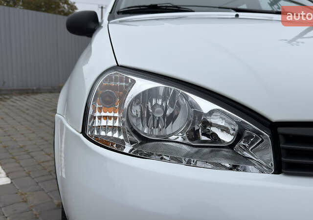 ВАЗ 1117 Калина 2009 в Кременчуге на Automoto.ua Белый ВАЗ 1117 Калина, объемом двигателя 1.4 л и пробегом 19 тыс. км за 3950 $, фото 24 на Automoto.ua