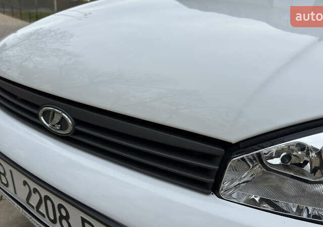 Білий ВАЗ 1117 Калина, об'ємом двигуна 1.4 л та пробігом 19 тис. км за 3950 $, фото 34 на Automoto.ua