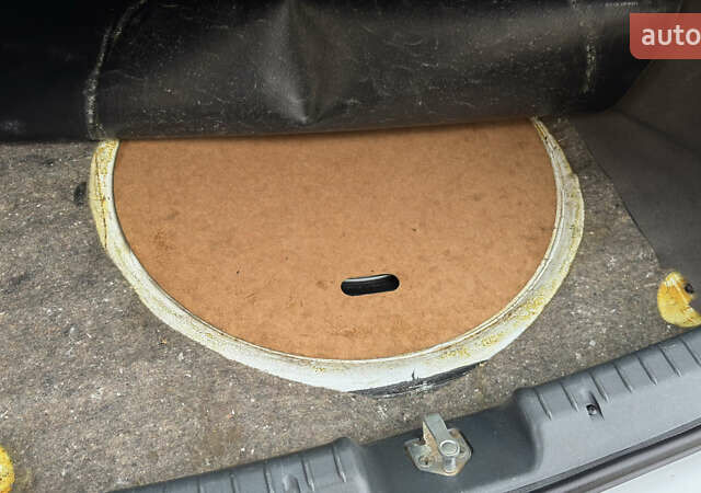 Белый ВАЗ 1117 Калина, объемом двигателя 1.4 л и пробегом 19 тыс. км за 3599 $, фото 160 на Automoto.ua