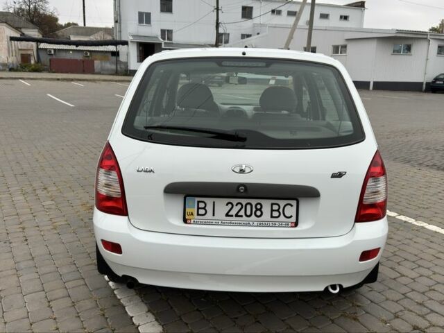 Белый ВАЗ 1117 Калина, объемом двигателя 1.4 л и пробегом 19 тыс. км за 3999 $, фото 5 на Automoto.ua