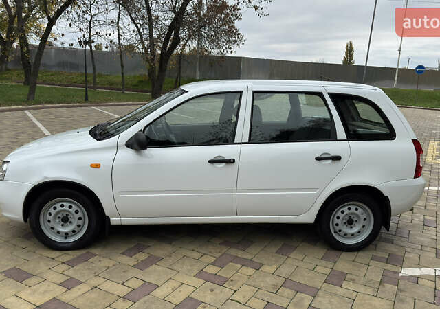 Белый ВАЗ 1117 Калина, объемом двигателя 1.4 л и пробегом 19 тыс. км за 3590 $, фото 5 на Automoto.ua