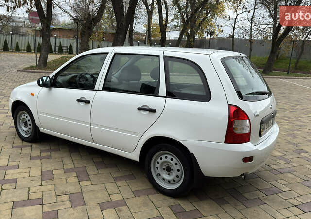 Белый ВАЗ 1117 Калина, объемом двигателя 1.4 л и пробегом 19 тыс. км за 3590 $, фото 7 на Automoto.ua