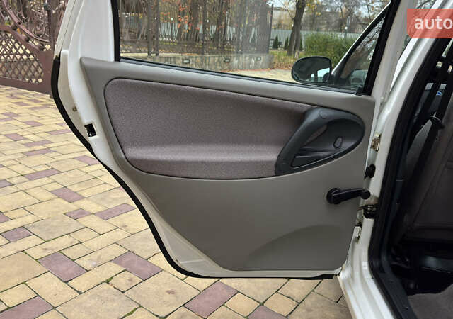 Белый ВАЗ 1117 Калина, объемом двигателя 1.4 л и пробегом 19 тыс. км за 3590 $, фото 113 на Automoto.ua