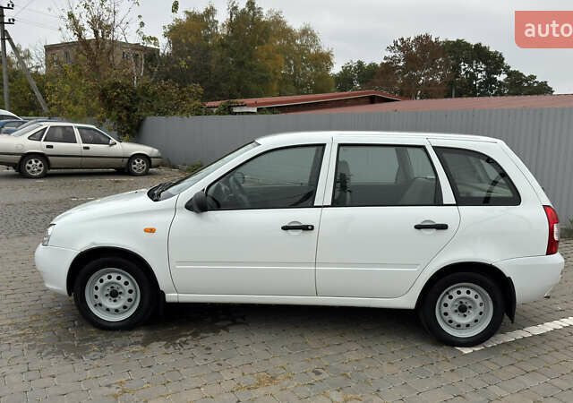 ВАЗ 1117 Калина 2009 в Кременчуге на Automoto.ua Белый ВАЗ 1117 Калина, объемом двигателя 1.4 л и пробегом 19 тыс. км за 4000 $, фото 3 на Automoto.ua