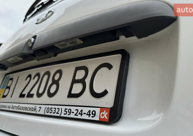 Белый ВАЗ 1117 Калина, объемом двигателя 1.4 л и пробегом 19 тыс. км за 3700 $, фото 62 на Automoto.ua