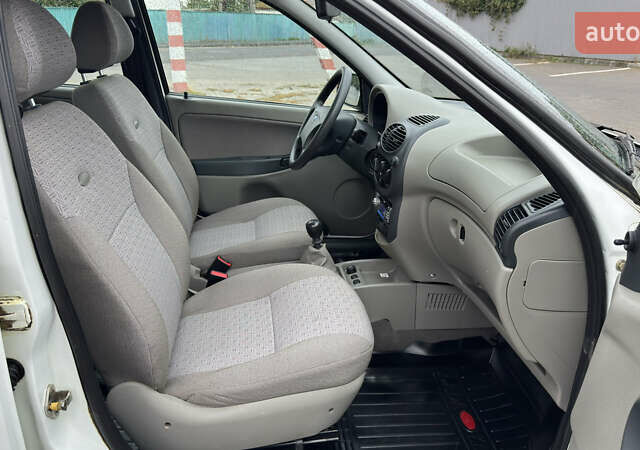 ВАЗ 1117 Калина 2009 в Кременчуге на Automoto.ua Белый ВАЗ 1117 Калина, объемом двигателя 1.4 л и пробегом 19 тыс. км за 3950 $, фото 129 на Automoto.ua