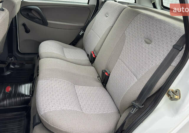 ВАЗ 1117 Калина 2009 в Кременчуге на Automoto.ua Белый ВАЗ 1117 Калина, объемом двигателя 1.4 л и пробегом 19 тыс. км за 3950 $, фото 109 на Automoto.ua