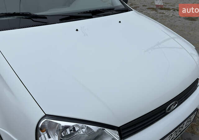 ВАЗ 1117 Калина 2009 в Кременчуге на Automoto.ua Белый ВАЗ 1117 Калина, объемом двигателя 1.4 л и пробегом 19 тыс. км за 3950 $, фото 31 на Automoto.ua