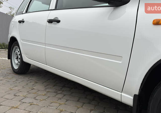 ВАЗ 1117 Калина 2009 в Кременчуге на Automoto.ua Белый ВАЗ 1117 Калина, объемом двигателя 1.4 л и пробегом 19 тыс. км за 3950 $, фото 39 на Automoto.ua