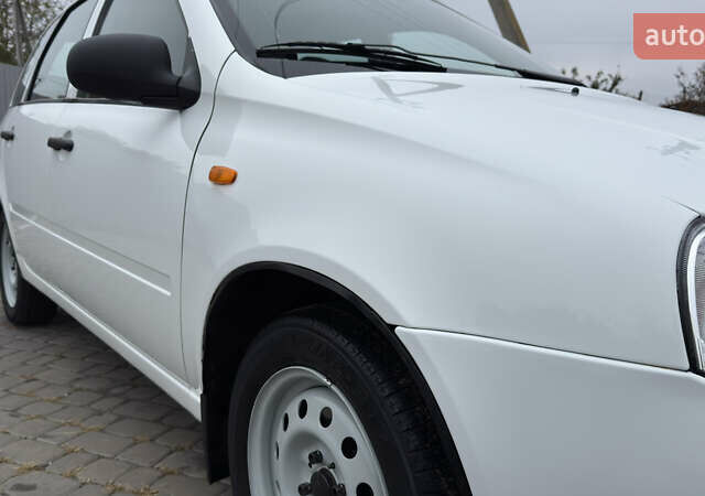 ВАЗ 1117 Калина 2009 в Кременчуге на Automoto.ua Белый ВАЗ 1117 Калина, объемом двигателя 1.4 л и пробегом 19 тыс. км за 3950 $, фото 36 на Automoto.ua